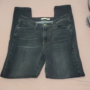 Levis 721 high rise jeans.